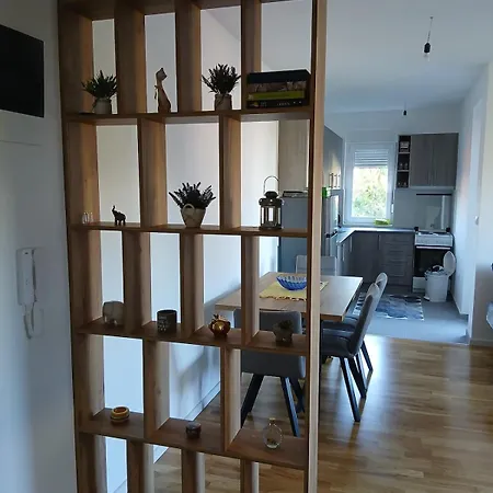 Mali Slon * Bijeljina