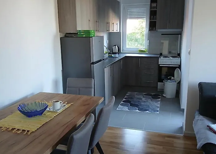 Mali Slon * Bijeljina