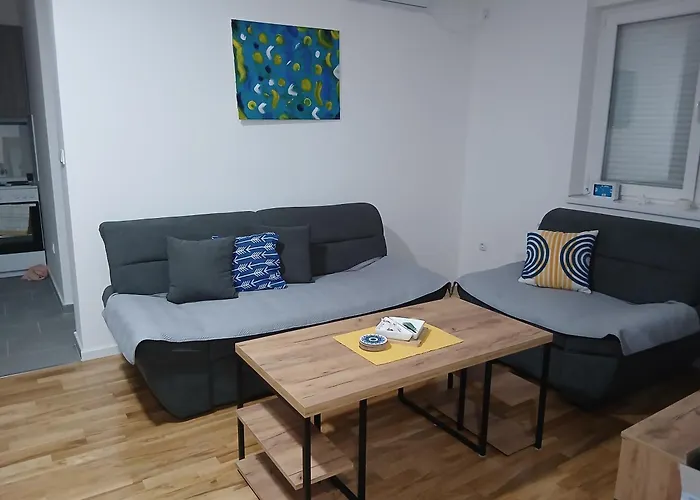 Mali Slon * Bijeljina