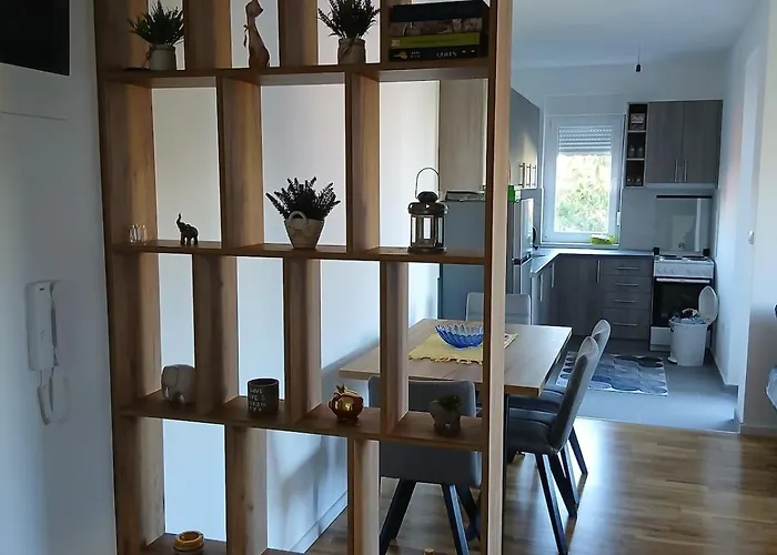 Mali Slon * Bijeljina